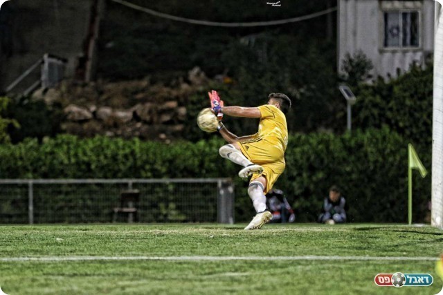 אוהד דוד הודף את הפנדל (וואסים מוואסי)