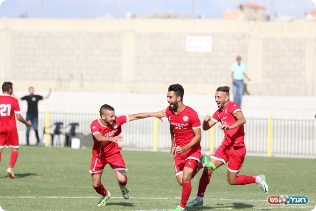 שחקני באקה חוגגים (וואסים מוואסי)