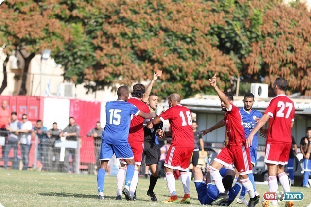 החלטה נהדרת של שוחט. אדום מוצדק לחלוטין (וואסים מוואסי)