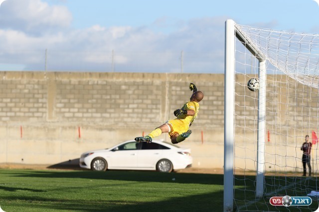 הכדור של יפרח לעמוד (וואסים מוואסי)