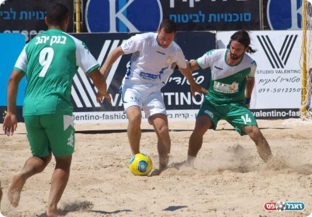 אופיר חלוואני נשמר צמוד ע"י עומרי כהן.