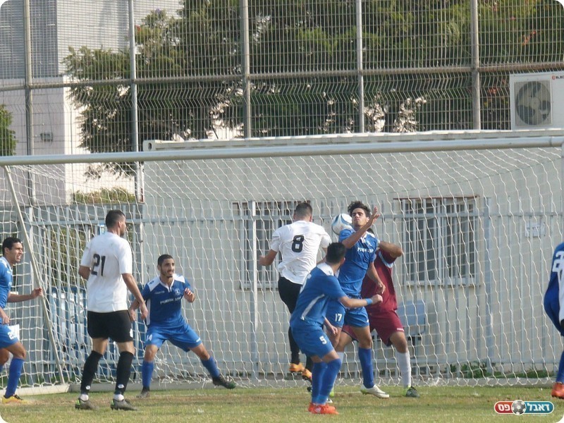 אזולאי (מספר 8) נוגח פנימה (אלי שמואלי)