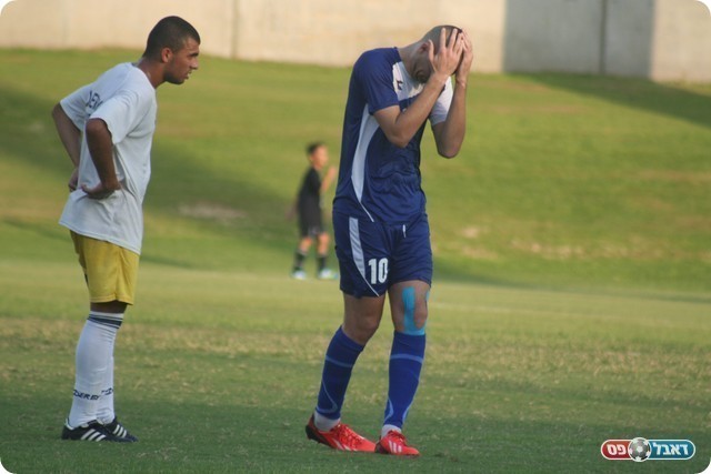 פליקר תופס את הראש. יקח זמן עד שיכנס לכושר