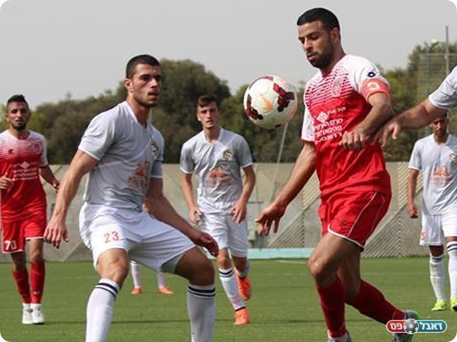 מאור ג'רסי (משמאל) (תאמר סרסור)