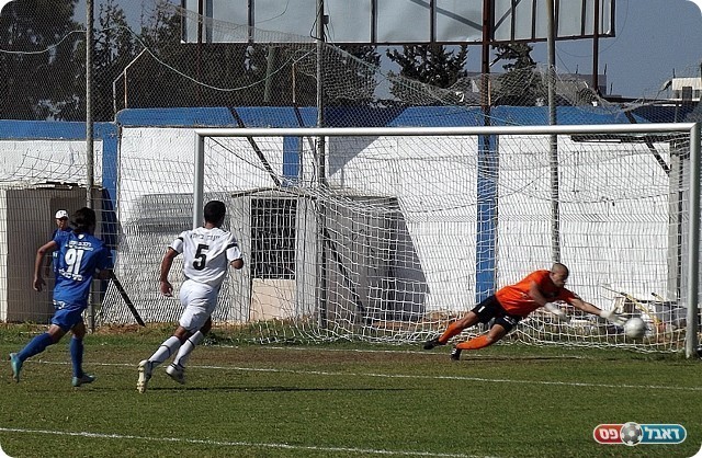 משחק גדול. עוד הצלה של זגדון (צילום: אייל אורן)