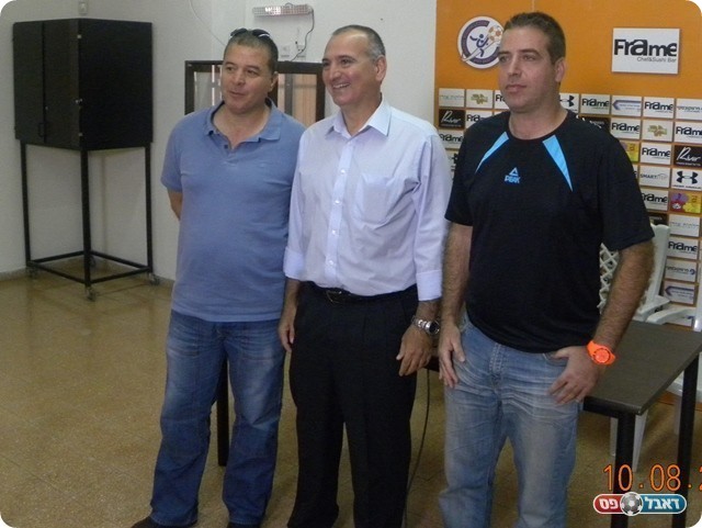 שינוי תדמית וטיפול בליגות הנמוכות. ס]יר במסיבת העיתונאים (צילום: עוז מלכה)