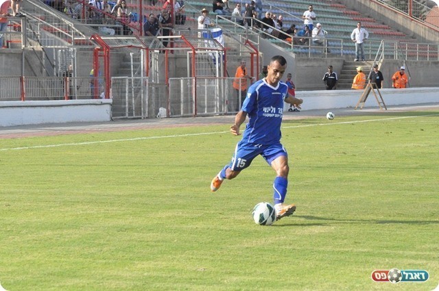 מתקשה לחזור לעצמו. אבוענזה (צילום: מוחמד חאדר אניס)