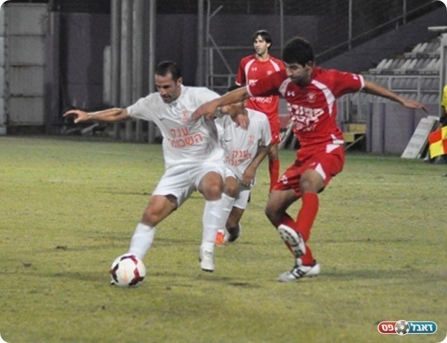 הבולדוג. ברנשטיין (בלבן. צילום: מוחמד חאדר אניס)