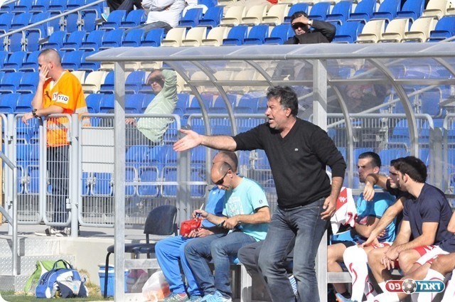 הרכב מוזר. עיסא (צילום: חאדר אניס)