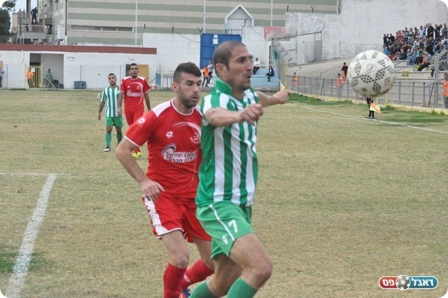 מתפרצות דרכו. ניסים (צילום: מוחמד חאדר אניס)