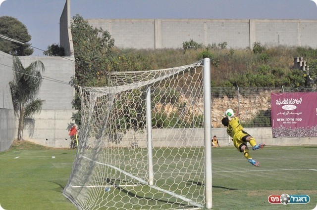 מדד הצלחה 0:6. עזאם עוצר את עבודי (צילום: חאדר אניס) 