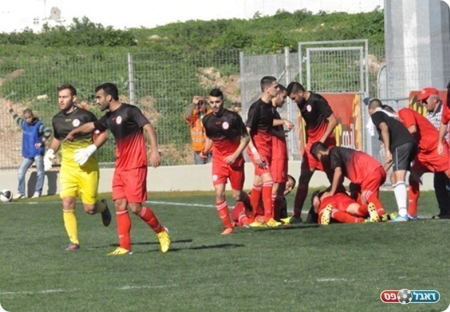 שלטו לחלוטין במחצית הראשונה. מרמורק חוגגת את הראשון (צילום: חאדר אניס)