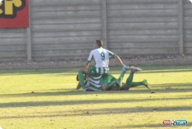 ההתאוששות של כפר קאסם לא באה. חוגגים עם לוי (צילום: חאדר אניס)