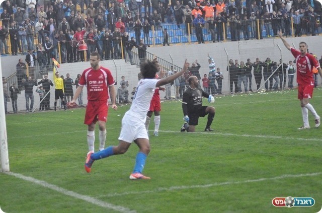 חוגג (צילום: מוחמד חאדר אניס)