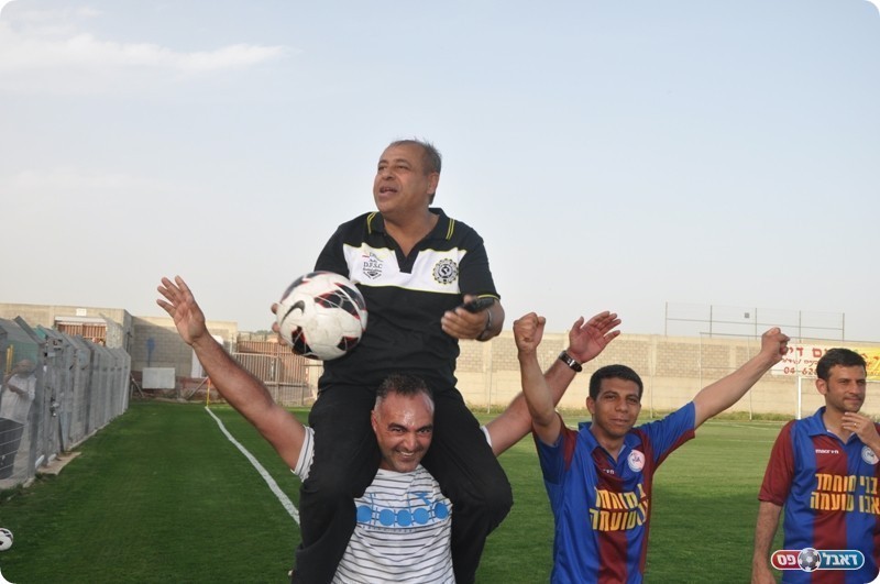 החיבור היה מיידי. מואסי על הכת]פיים של פרהוד (צילום: אחמד עוויסאת)