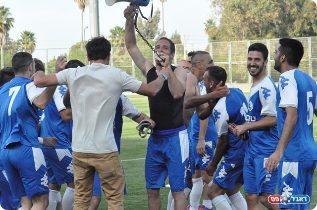 לא מתוכננות חגיגות רשמיות. שחקני נשר (חאדר אניס)