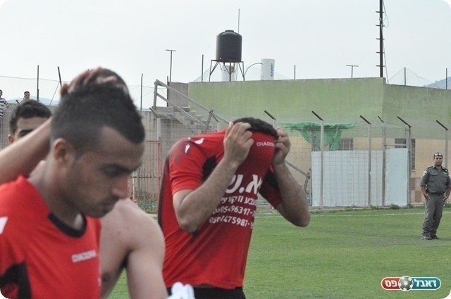 לחזור מהר לליגה א'. תוגת היורדים (צילום: מוחמד חאדר אניס)