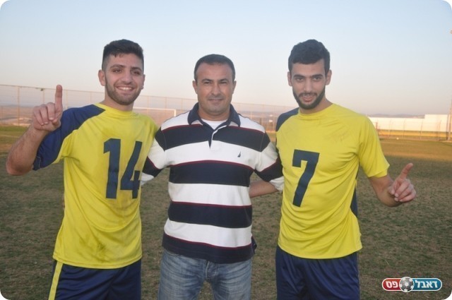 הכובשים והמאמן (צילום: אחמד עוויסאת)