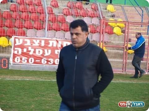 ממשיך להוליך את מחוז צפון ב'. מאמן הפועל אום אל פאחם, הישאם זועבי (דאפר מחאמיד)