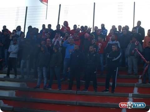 מריחים את ליגה א'. הקהל של הפועל אום אל פאחם (דאפר מחאמיד)