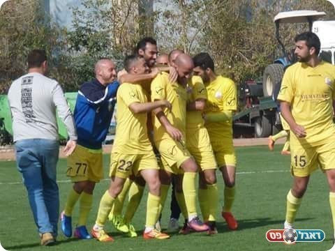 מתקרבים לליגה א'. הפועל חולון (אלי שמואלי)