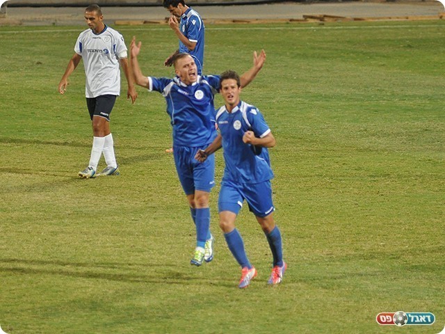 הירש וגולדמן חוגגים את השוויון (צילום: קובי פורטל)