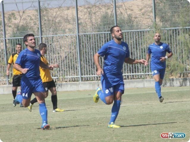 המתאוששת. סלומוביץ' חוגג את הראשון של מודיעין (צילום: שי מוגילבסקי)