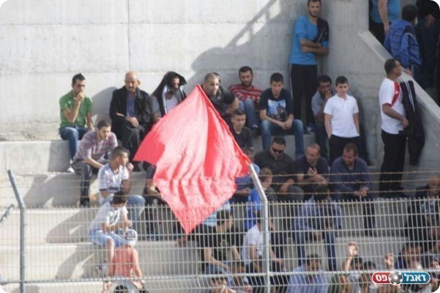 יצאו מרוצים. אוהדי מג'דל (צילום: מ'באדה פרחאת)