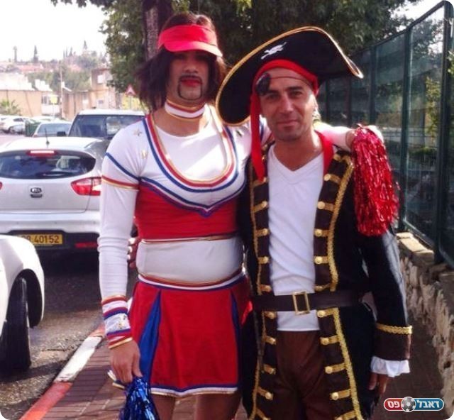 ישדוד ניצחון מחדרה היום? מאמן מ. העמק רפי בוסקילה (מימין)