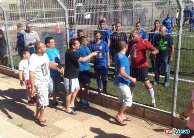 משחק חם בנווה גולן. ברוך מתעמת עם האוהדים 