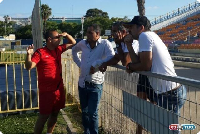 מודה על האירוח. מאור ואנשי קריית גת (צילום: ולדי מויסייב)