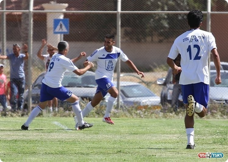 הסבלנות השתלמה. כליף ויונה חוגגים (עבדאללה אזברגה)