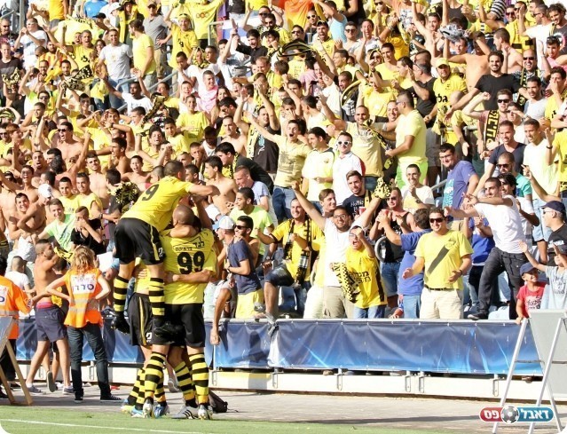 יתרון מוצדק. ההדיפה שך איבגי, השער של שריקי והחגיגה (צילום: קובי רוזן)