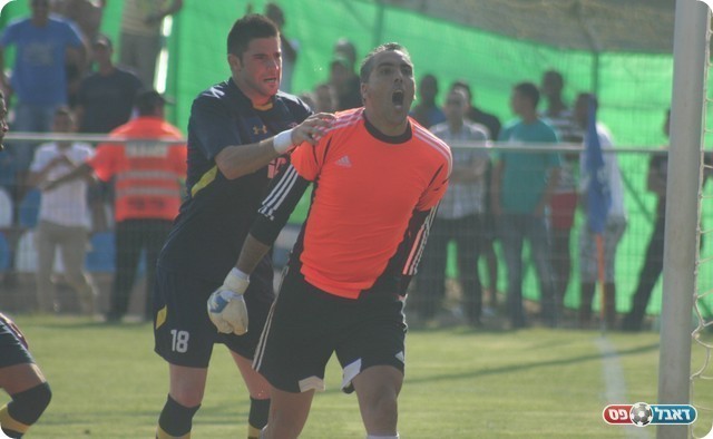 וחוגג בטרוף 