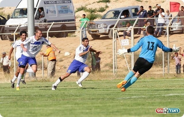 נחתמה תוצאת המשחק ובסטייל. חוגגים את השער של משעלי (עבדאללה אזברגה)