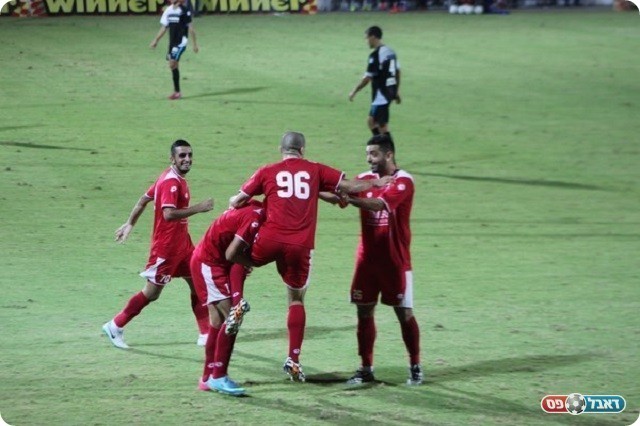 המלך של כפר קאסם. סוהייב פריג' חוגג עם החברים (לוטפי עיסא)