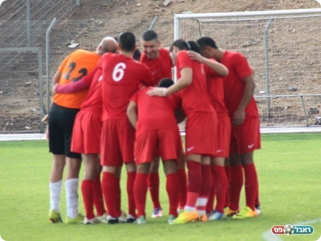 ההתאחדות תחליט לגבי גורל המשחק. שחקני עראבה (צילום: עודד חסין)