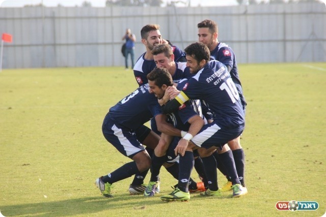 שברו את הנאחס בתענכים. שחקני טבריה (צילום: עודד חסין)