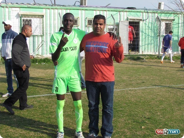 מרוצים. היו"ר ג'אבר אבוסהיבאן ואשרף אבובילאל (צילום: עבדאללה אזברגה)