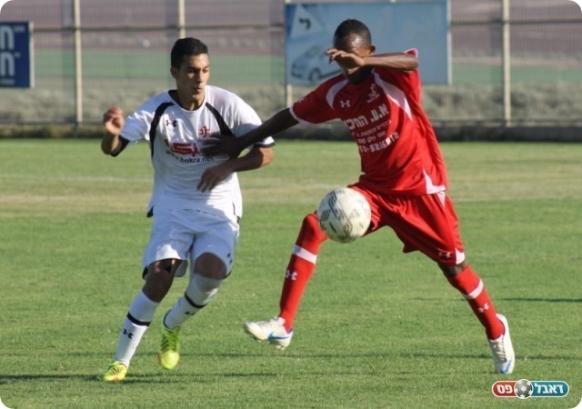 ההזדמנות הממשית הראשונה. דסטה מול אדם רחייל  (צילום: אחמד עזיאזה)