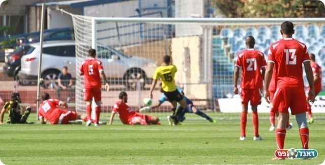 פתה את המחציצ בסערה. אוחיון כובש (אנס אבודעבס)