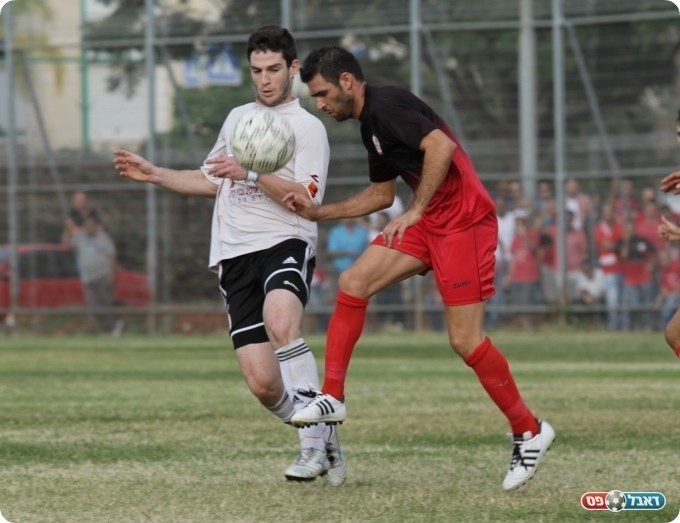 דרש פנדל. פדידה מול אלמוג (צילום: קובי רוזן)