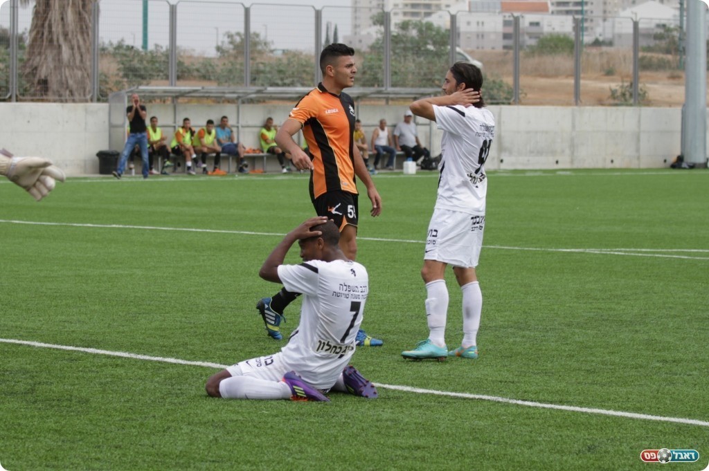 עוד החמצה. טייה מאוכזב (צילום: קובי רוזן)