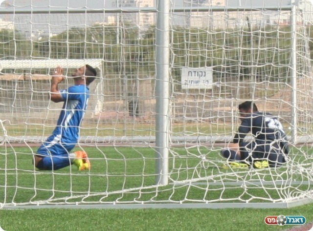 מסובכים בתחתית. אלקיים ממלאכי אחרי החטאה (צילום: גיא גולדפרב)