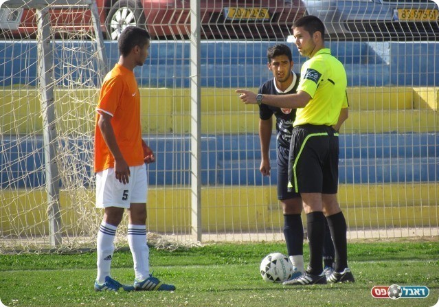 שער מצמק מפתיע. אלעאתמין (משמאל. צילום: עבדאללה אזברגה )