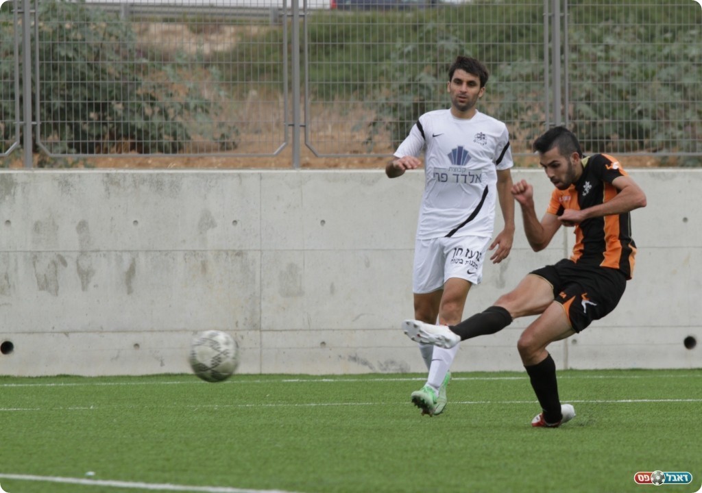 ידו של השוער הייתה על העליונה. בן אבו (צילום: קובי רוזן)