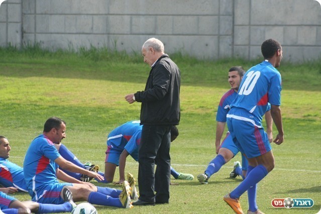 הפתעה על הקווים. איריס