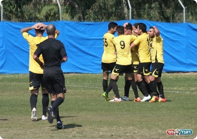 שער העונה. שיקני באר יעקב לא מאמינים (אייל אורן)