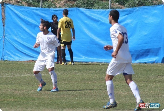 כלום לא השתנה. לנקרי משוחח עם ערג'ה (אייל אורן)