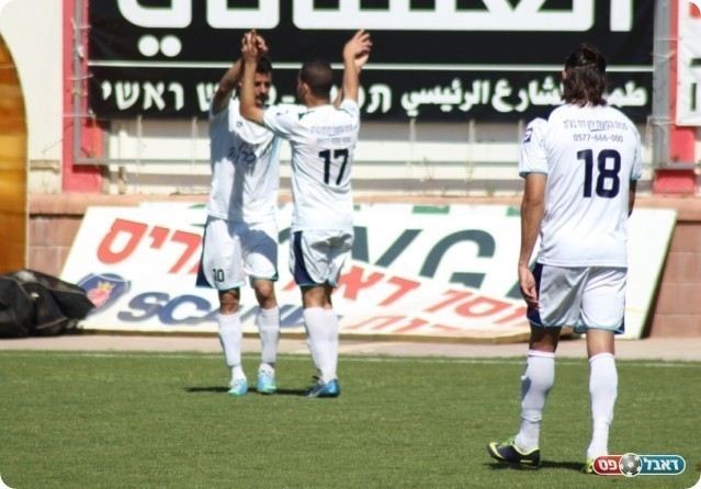 ואלימלך חוגג עם עקיבא (צילום: עודד חסין)